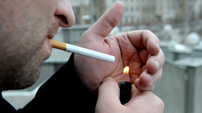 100,000 sign petition against smoking ban in Russia