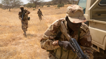 At least 50 killed as Somalia militants target hotels, bank and police station in Kenya town