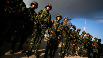 ‘Hunger Games’ three-finger salute adopted by Thai protesters (PHOTOS)