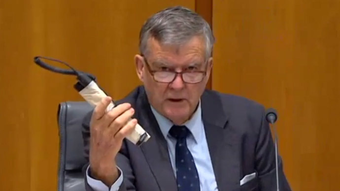 Security stunt: Australian politician brings pipe bomb into parliament