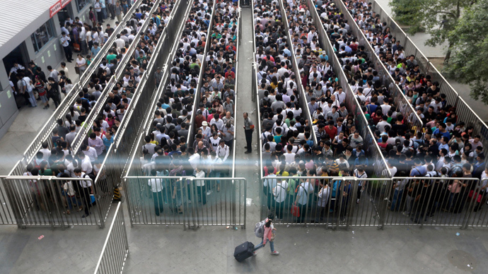 Unprecedented queues as Beijing subway introduces airport-style security (PHOTOS)