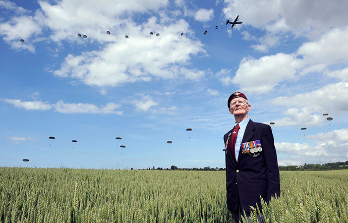 British World War II veteran Frederick Glover poses for a photograph on June 5, 2014, on the eve of the 70th anniversary of the World War II Allied landings in Normandy. (AFP Photo / Thomas Bregardis)