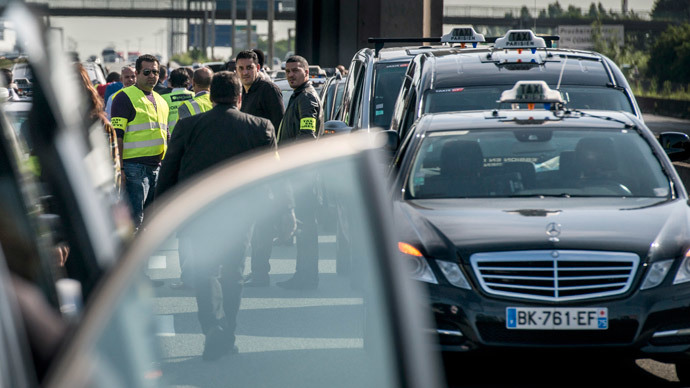 ‘Starving us out’: Massive taxi demos block streets in major EU cities (PHOTOS, VIDEOS)
