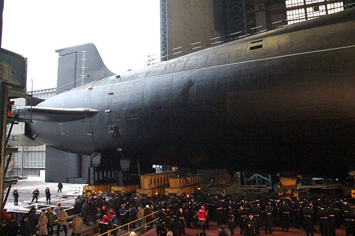 The nuclear submarine (APL) "Vladimir Monomakh" in the 55th Northern Machine Building Enterprise (FSUE) workshop "Sevmash" before being launched into the water in Severodvinsk on December 30, 2012 (RIA Novosti / A. Petrov)