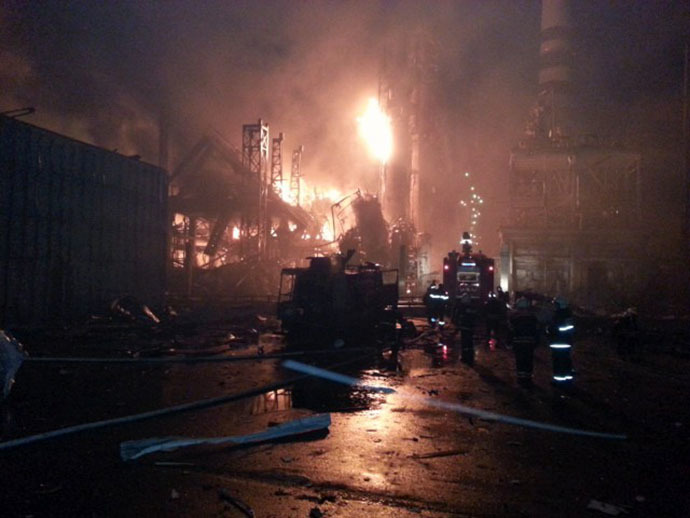 Fire at Achinsk refinery in Russia's Krasnoyarsk region on June 16. Image from 24.mchs.gov.ru