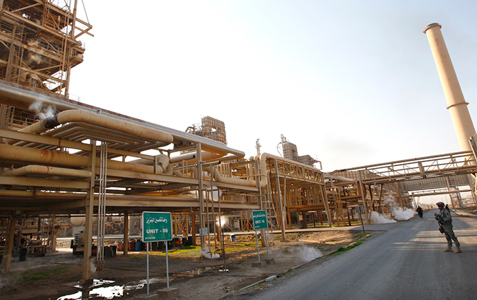 ARCHIVE PHOTO: Baiji oil refinery, 180km (112 miles) north of Baghdad (Reuters / Thaier al-Sudani)