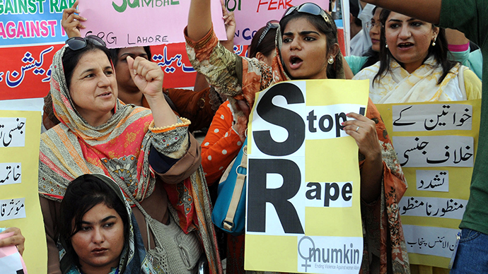 Pakistani woman gang-raped and hanged from tree (GRAPHIC PHOTO)