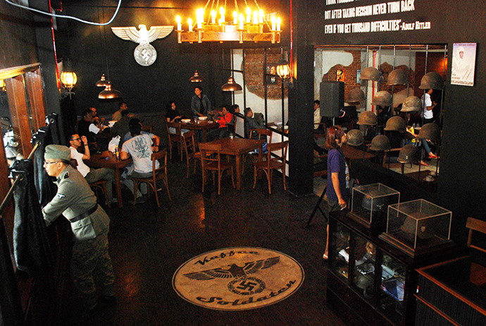 Soldatenkaffe "The Soldiers' Cafe" in Bandung, Indonesia (AFP Photo / Timur Matahari)