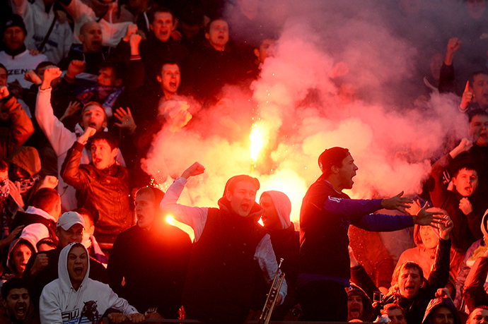 Fans during the 11th-round Russian Football Premier League match between football clubs Zenit St. Petersburg and Spartak Moscow (RIA Novosti / Roman Yandolin)