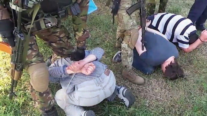 Ukrainian punitive squads treat Russian journalists from Lifenews channel as terrorists (Image from mid.ru)