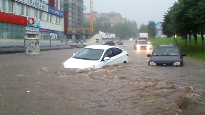 Underwater City? Cars submerged and floating in Russian town after downpour (PHOTOS, VIDEO)