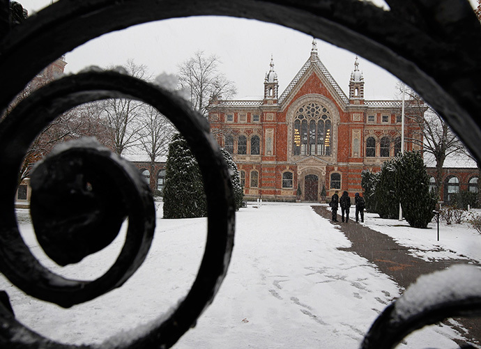 Students walk to classes on Dulwich College in south London (Reuters / Chris Helgren)