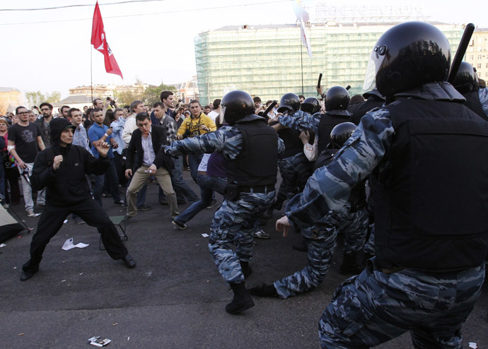 Russian riot police scuffle with protesters during the "march of the million" opposition protest in central Moscow May 6, 2012. (Reuters/Mikhail Voskresensky)