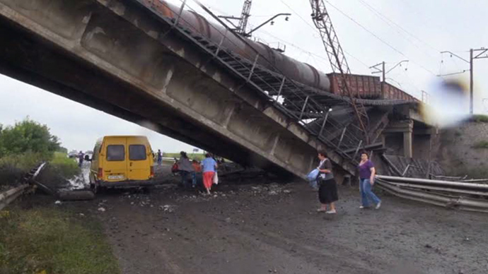 A bridge that was blown up in Donetsk Region (screenshot from RT)