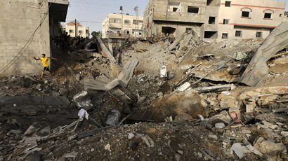 Thousands of civilians flee Gaza, Palestinian death toll surpasses 160