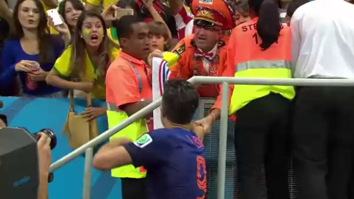 Armband or even a medal? What Netherlands’ most passionate fan got from the captain
