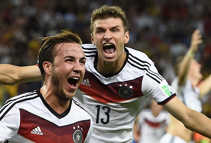 Germany's Mario Goetze celebrates his goal against Argentina infront of teammate Thomas Mueller during extra time in their 2014 World Cup final at the Maracana stadium in Rio de Janeiro July 13, 2014. (Reuters / Dylan Martinez)