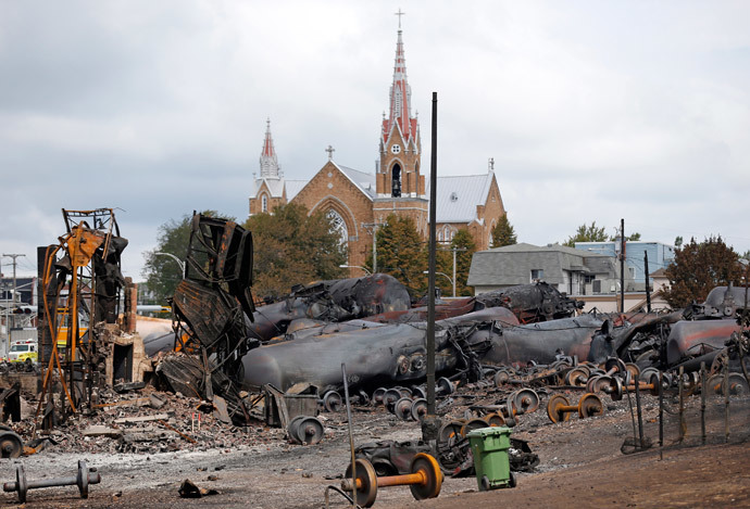 Wagons of the train wreck are seen in Lac Megantic, July 9, 2013. (Reuters / Mathieu Belanger)