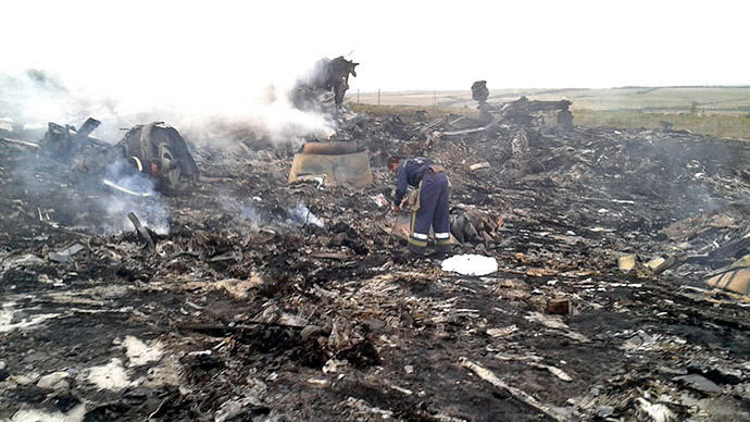 Gruesome images of Malaysia MH17 plane crash in east Ukraine appear online