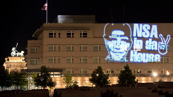 ‘NSA in da house’: German artist lights up US Embassy (VIDEO)
