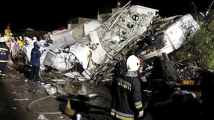 TransAsia plane crash lands in Taiwan, dozens killed