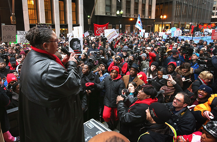 Chicago Teachers Union President Karen Lewis speaks to demonstrators protesting school closings on March 27, 2013 in Chicago, Illinois. (AFP Photo / Getty Images / Scott Olson)