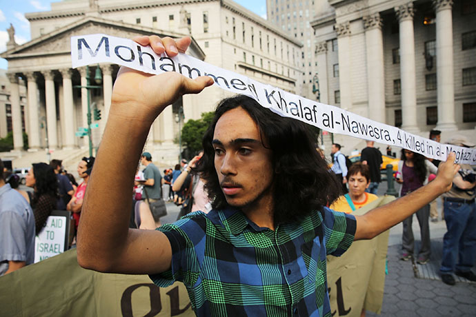 Demonstrators in lower Manhattan protest against Israel's recent military campaign in Gaza on July 24, 2014 in New York City. (AFP Photo / Getty Images / Spencer Platt)