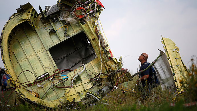 Dutch, Australian experts reach MH17 crash site for 1st time