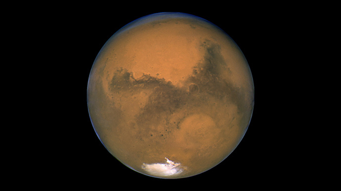 NASA's Hubble Space Telescope snapped this portrait of Mars within minutes of the planet's closest approach to Earth in nearly 60,000 years in this picture taken by NASA (Reuters / NASA / Handout via Reuters) 
