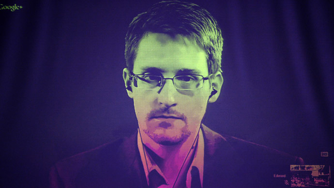 Snowden granted 3-yr residence permit in Russia - lawyer