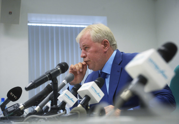 Member of the Public Chamber, lawyer Anatoly Kucherena at the press conference on Edward Snowden's case.(RIA Novosti / Grigoriy Sisoev)