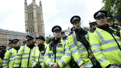 100 British cops suspended each year on corruption allegations