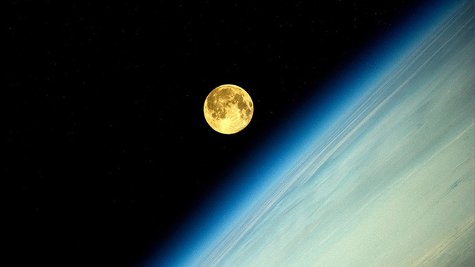Brightest in 20 years: Spectacular ISS pics of Sunday’s supermoon