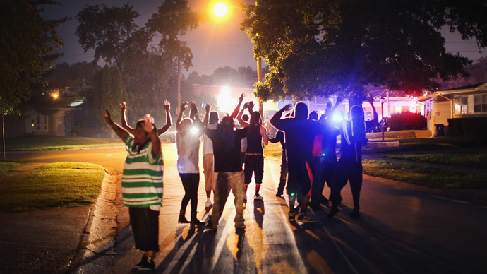 FBI investigates Ferguson death after 2nd night of clashes betw police, protesters (PHOTOS, VIDEOS)