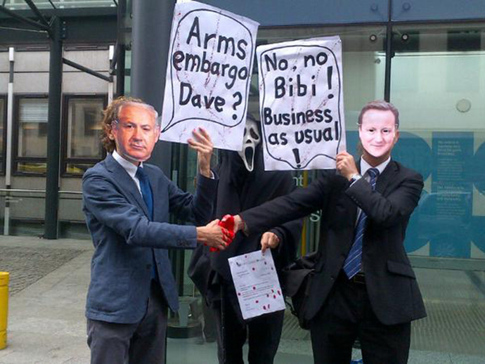 Anti-arms activists demonstrate against the British government's failure to suspend export licences, which legitimized the sale of military components to Israel. (Image from twitter.com / LDNPalestineAction)