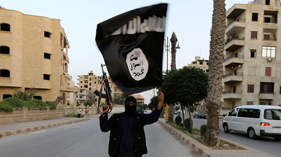 False flag: Welsh mum hoists Islamic banner, condemns ISIS 'scumbags'