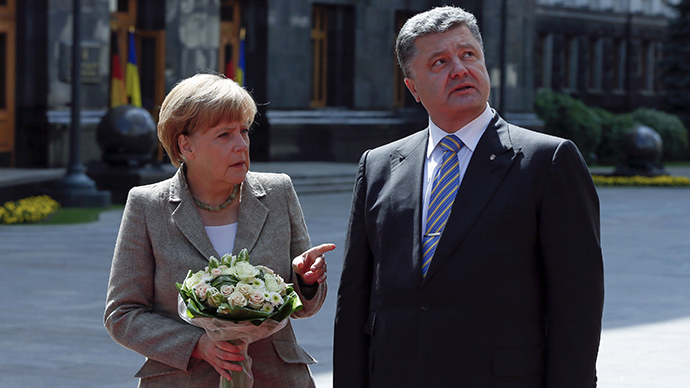 Merkel supports Ukraine power decentralization