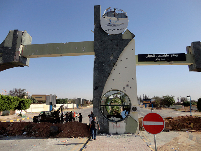 A general view is seen of the entrance of Tripoli international airport August 24, 2014 (Reuters / Aimen Elsahli)