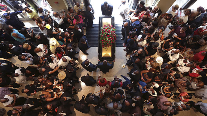 Michael Brown funeral draws thousands along with celebrities, civil rights leaders
