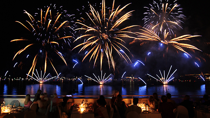 Russian fireworks show tops Cannes intl pyrotechnics competition (FULL VIDEO)