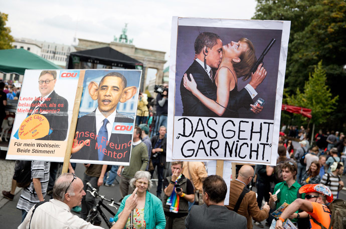 Thousands of Germans rally to end government spying — RT World News