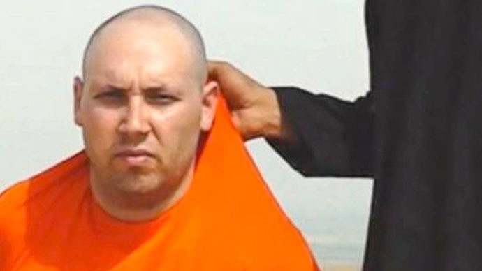 Steven Sotloff is shown in the YouTube video of the beheading of journalist James Foley. (A screenshot from a video)