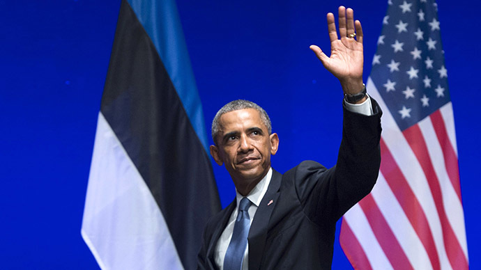 US President Barack Obama leaves after delivering a speech about US - Estonia relations, as well as the situation in Ukraine, at Nordea Concert Hall in Tallinn, Estonia, September 3, 2014. (AFP Photo / Saul Loeb)