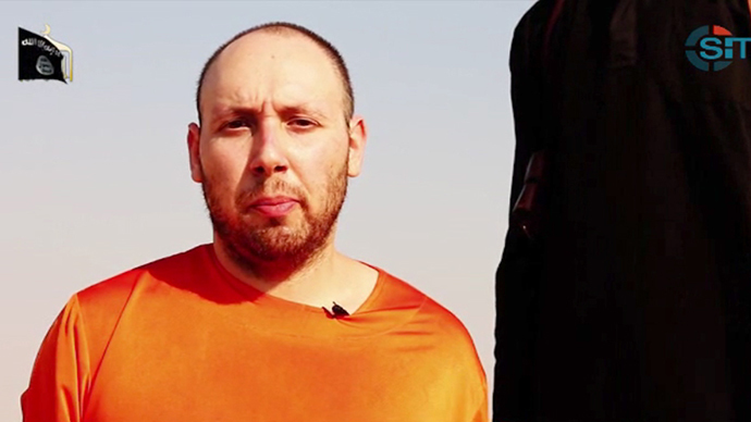 An image grab taken from a video released by the Islamic State (IS) and identified by private terrorism monitor SITE Intelligence Group on September 2, 2014, purportedly shows 31-year-old US freelance writer Steven Sotloff (AFP Photo)