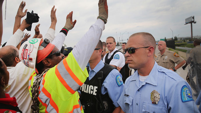 Ferguson cop who shot Michael Brown testifies before grand jury