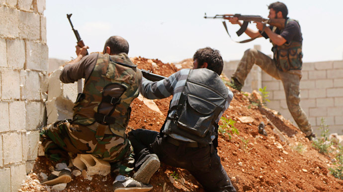 Free Syrian Army fighters take position.(Reuters / Hosam Katan)