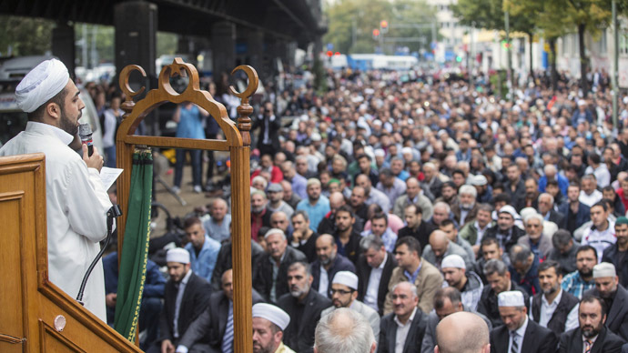 German Muslims hold day of protest against ISIS jihadists