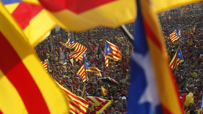 Tens of thousands of Catalans rally, demand early elections (VIDEO, PHOTOS)