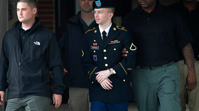 Chelsea Manning sues Pentagon for refusing to treat gender dysphoria