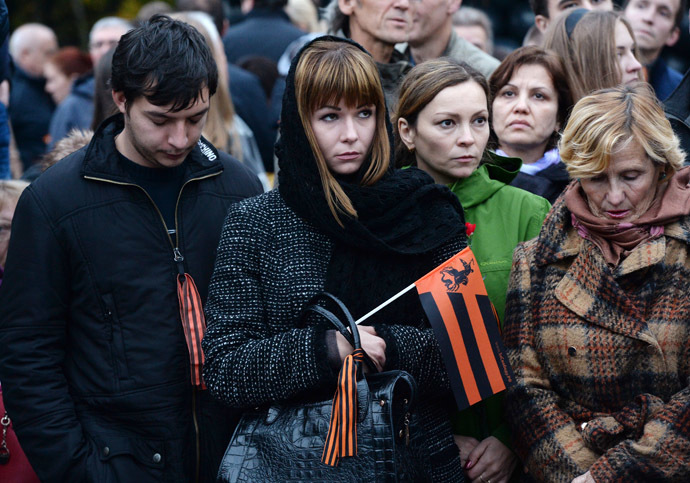Participants of a memorial rally "Donetsk: Innocent victims" held on Moscow's Poklonnaya Gora. (RIA Novosti/Mikhail Voskresenskiy)